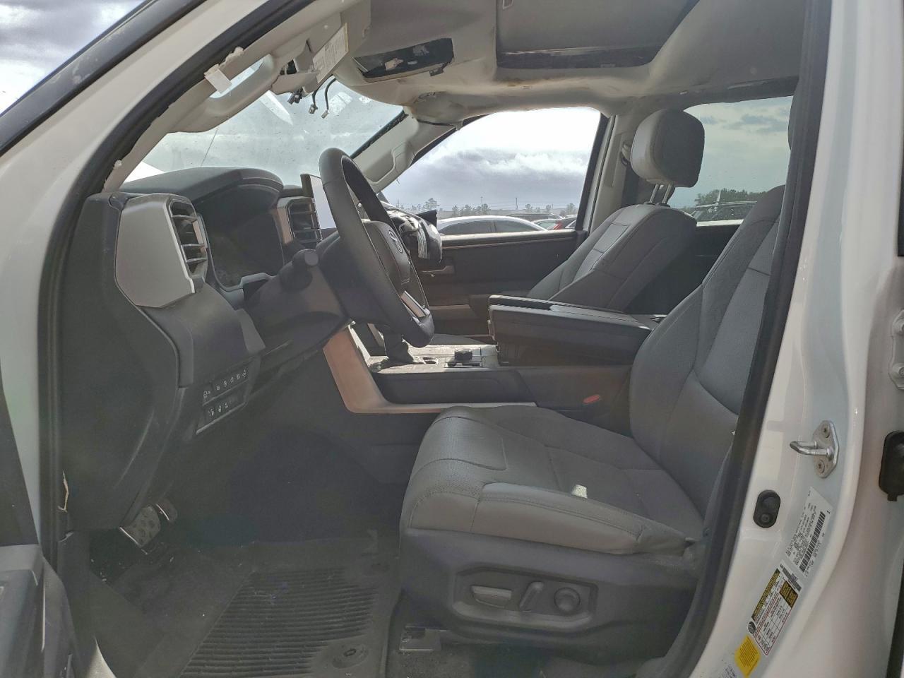 2024 Toyota Sequoia Sr5 - Фото 7
