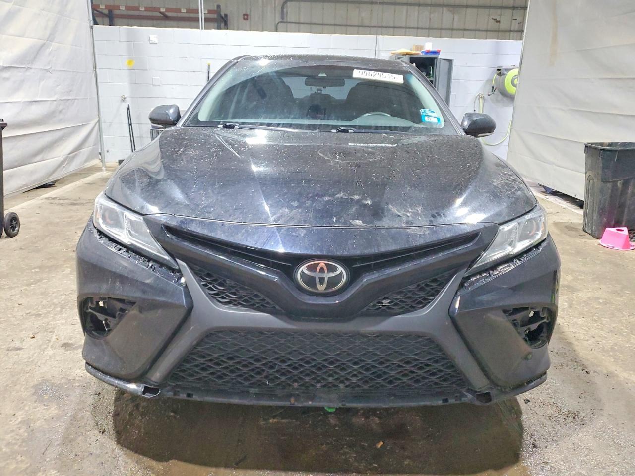 2020 Toyota Camry Le - Image 5