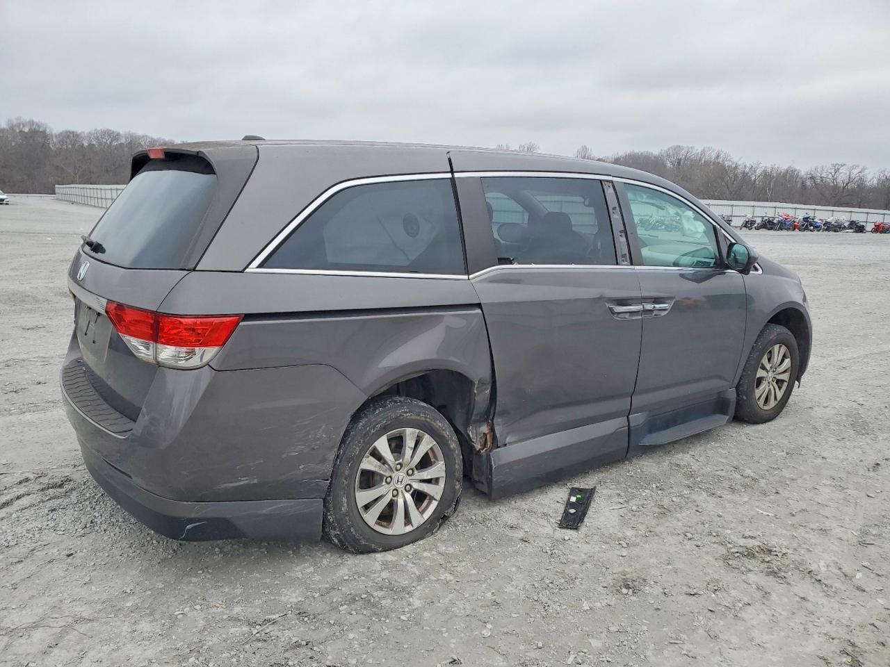 2014 Honda Odyssey Exl - Image 3