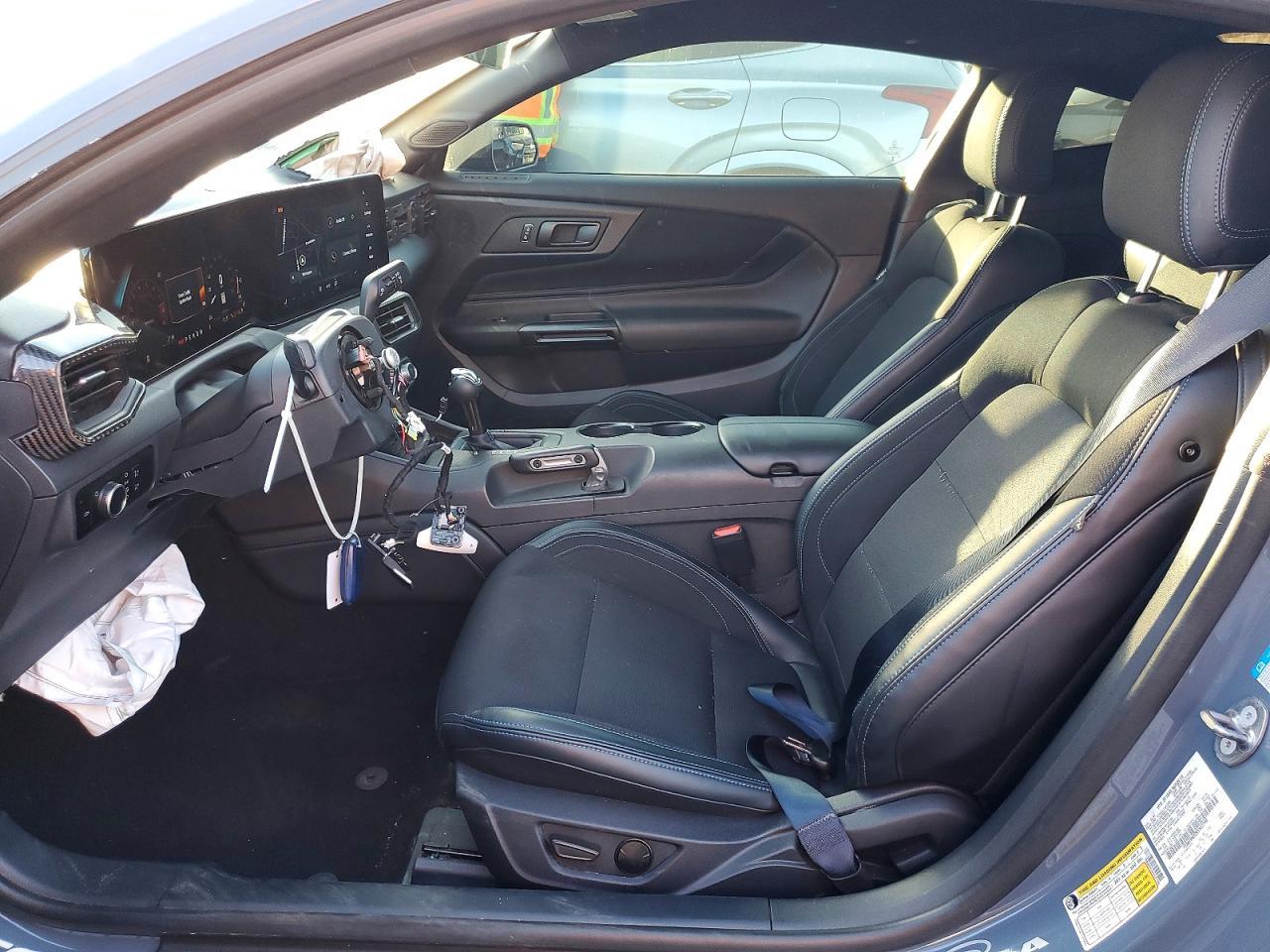 2024 Ford Mustang Dark Horse - Фото 7