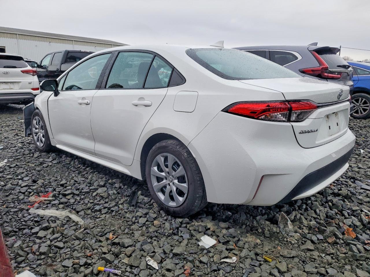 2021 Toyota Corolla Le - Фото 2