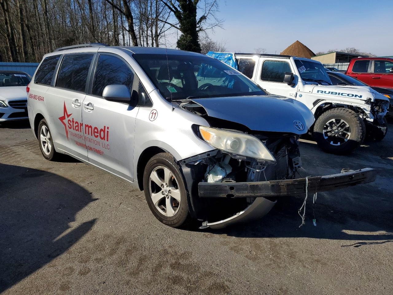 2011 Toyota Sienna Le - Image 4
