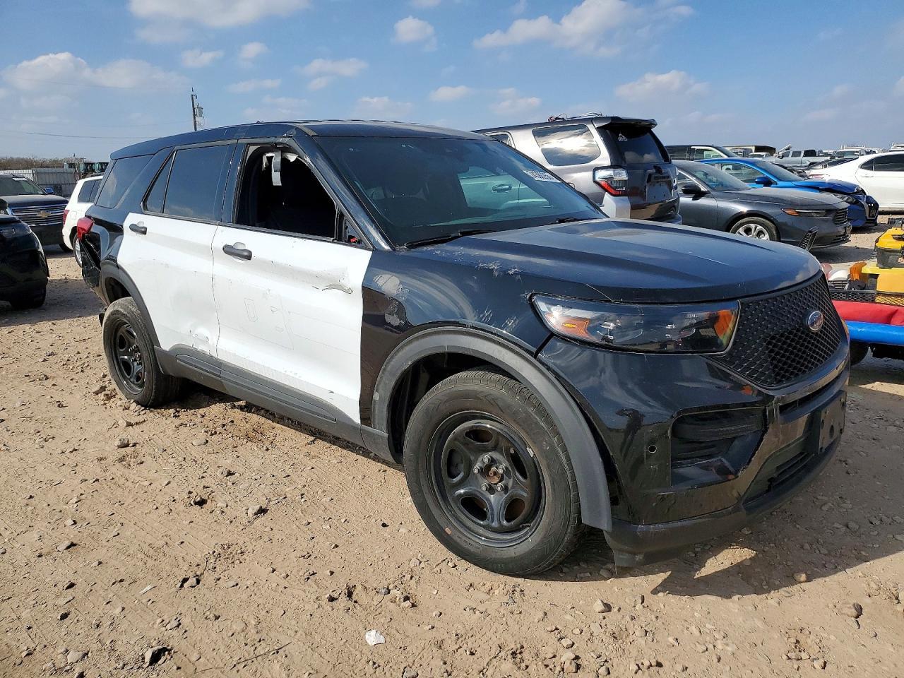 2024 Ford Explorer Police Interceptor - Image 4