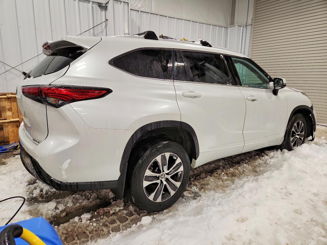 2022 Toyota Highlander Xle - Фото 3