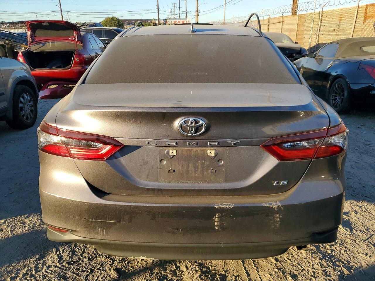 2023 Toyota Camry Le - Фото 6