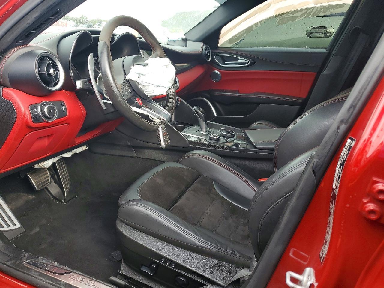 2018 Alfa Romeo Giulia Quadrifoglio - Фото 7