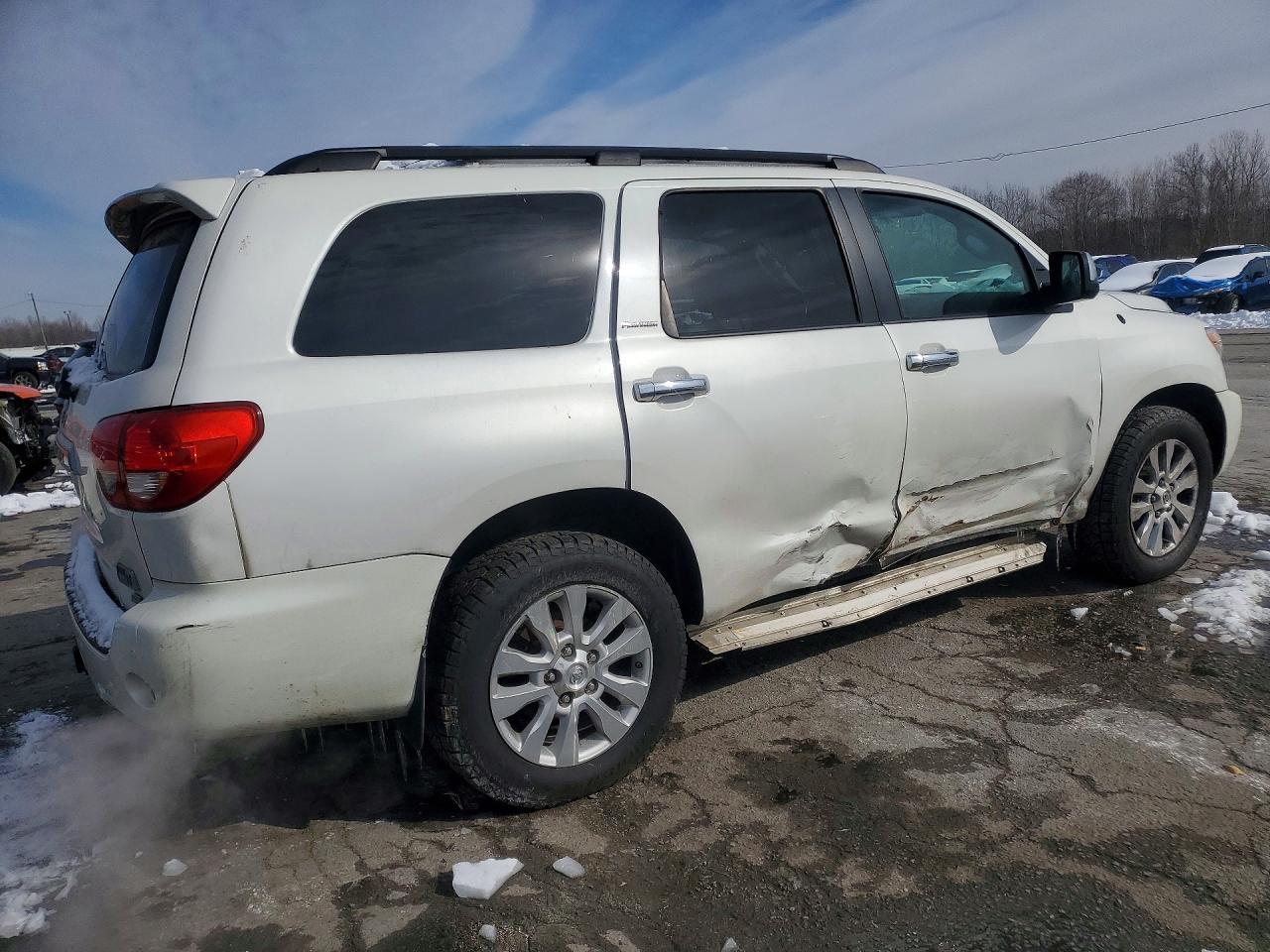2017 Toyota Sequoia Platinum - Фото 3