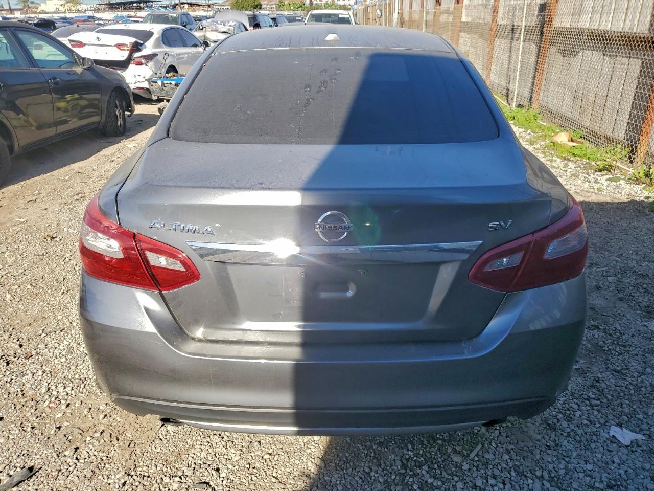 2018 Nissan Altima 2.5 - Image 6