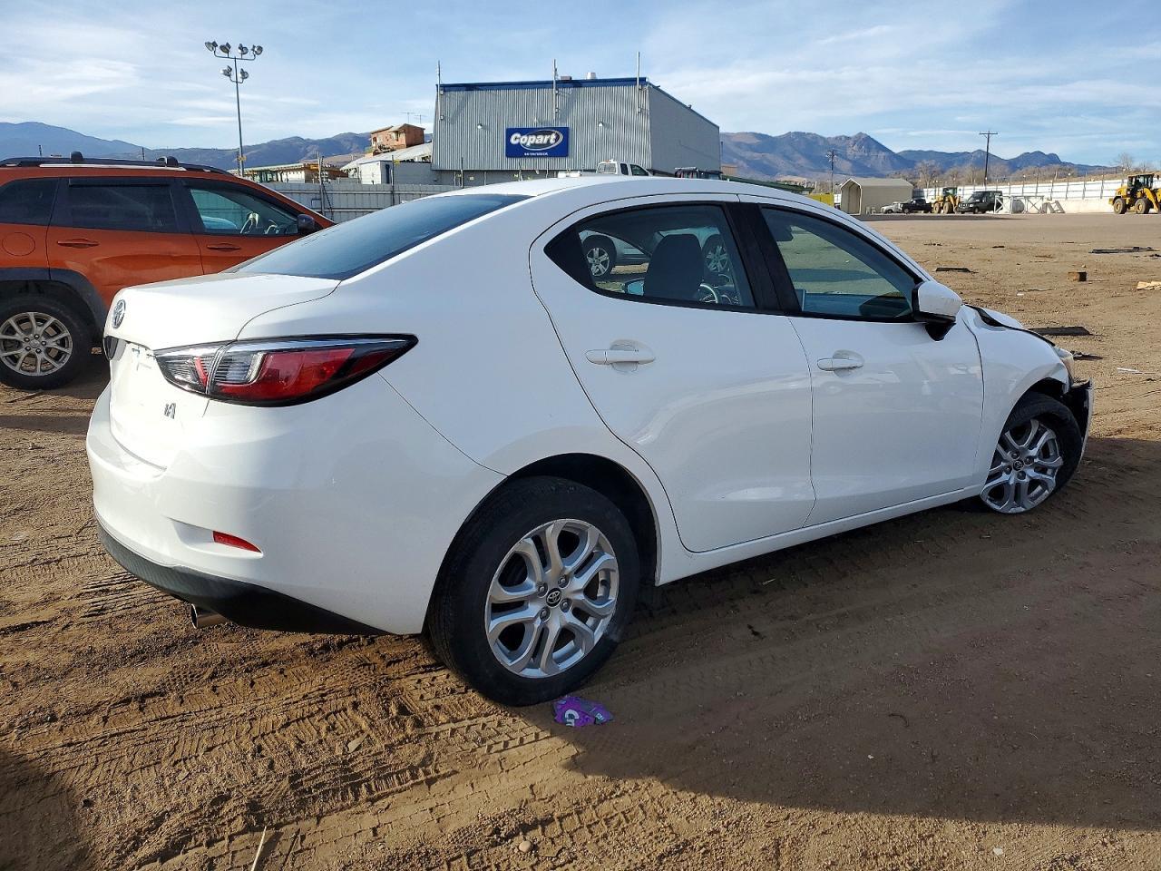 2018 Toyota Yaris Ia - Фото 3