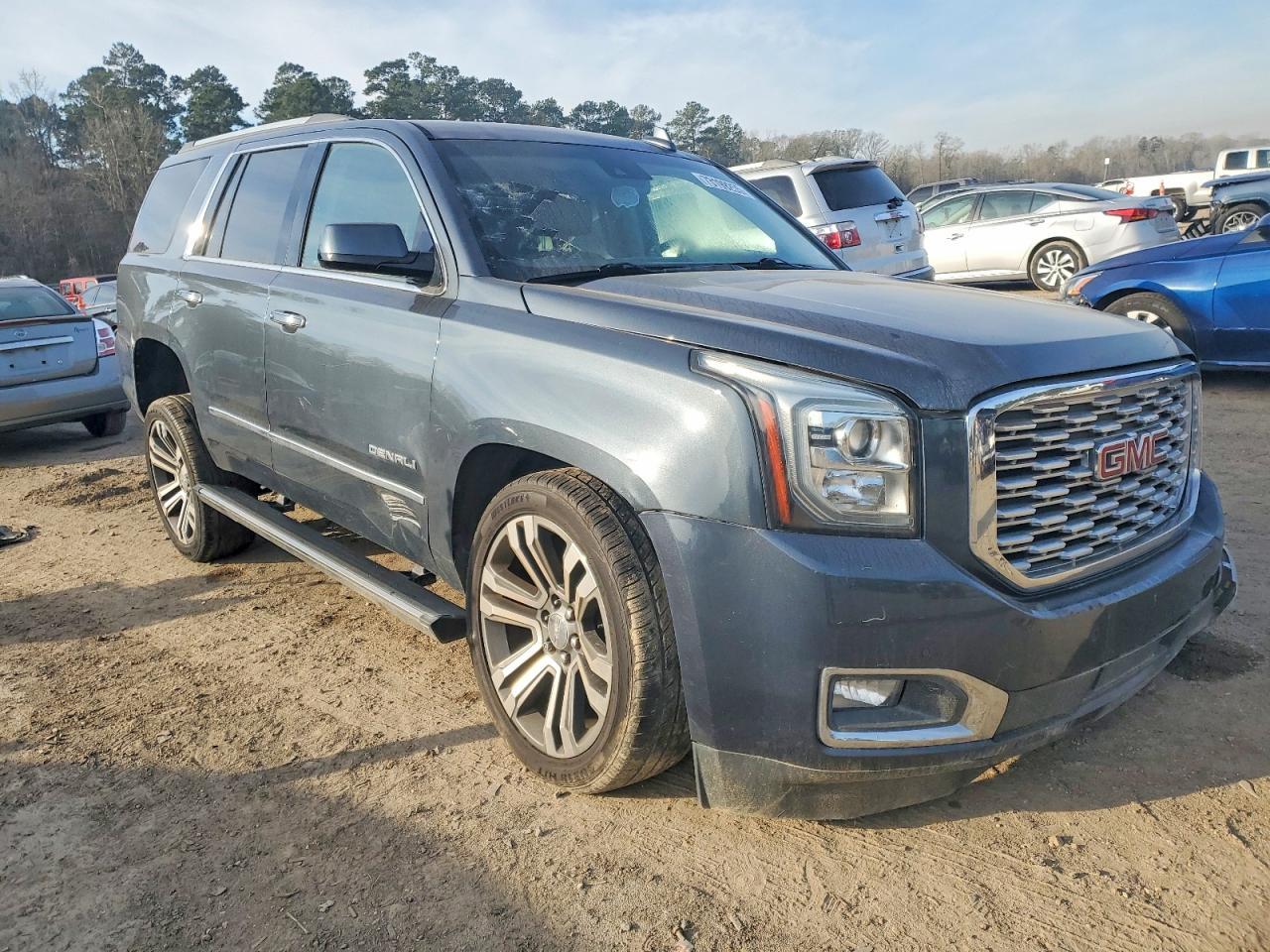 2019 GMC Yukon Denali - Фото 4