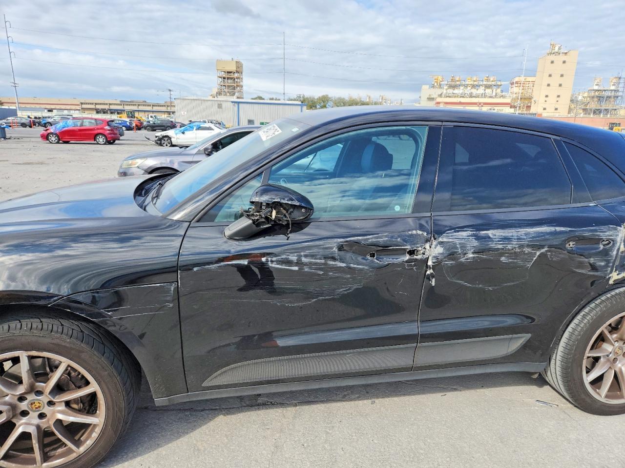 2015 Porsche Macan S - Image 7