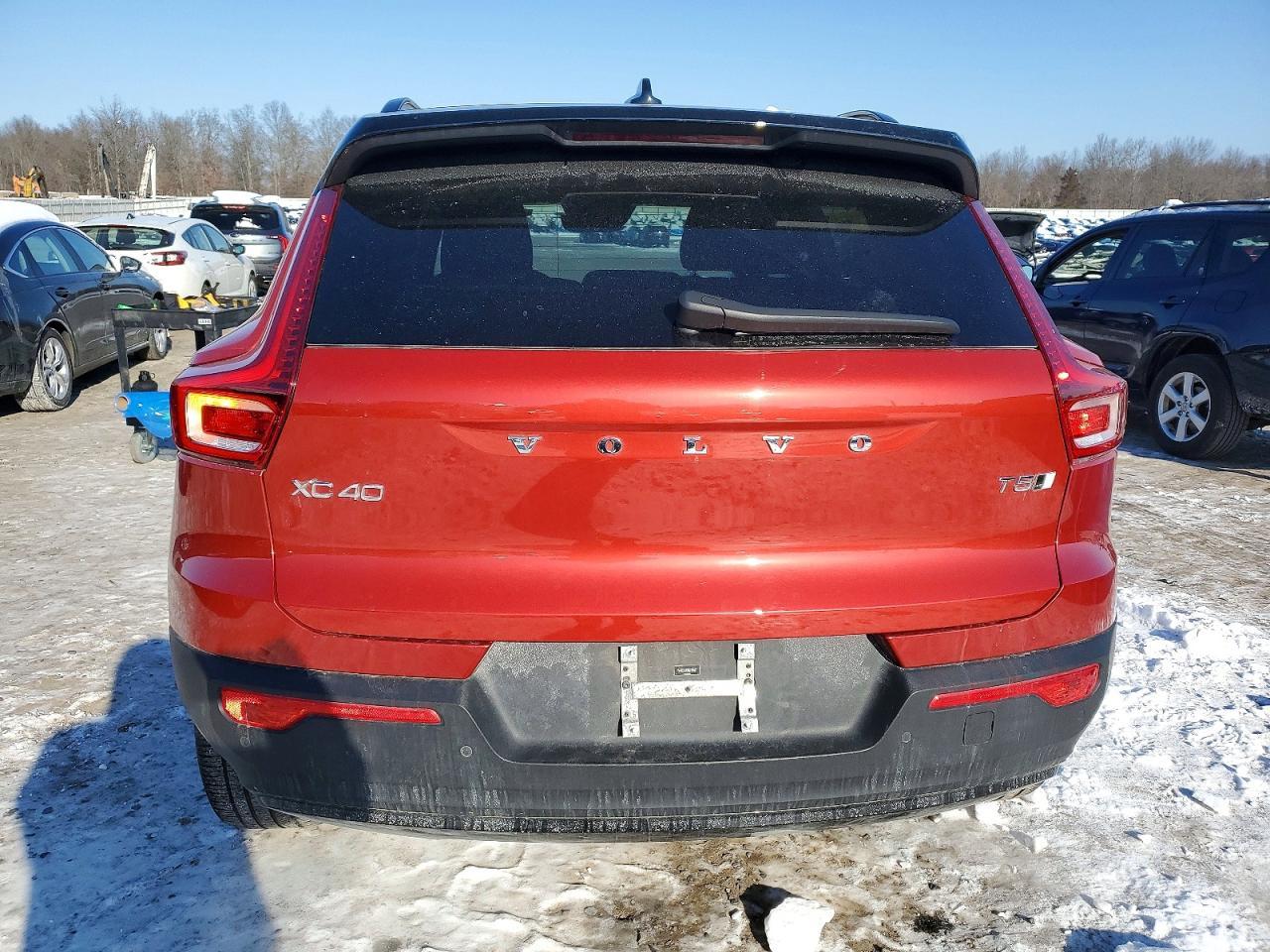2022 Volvo Xc40 T5 R-Design - Фото 6