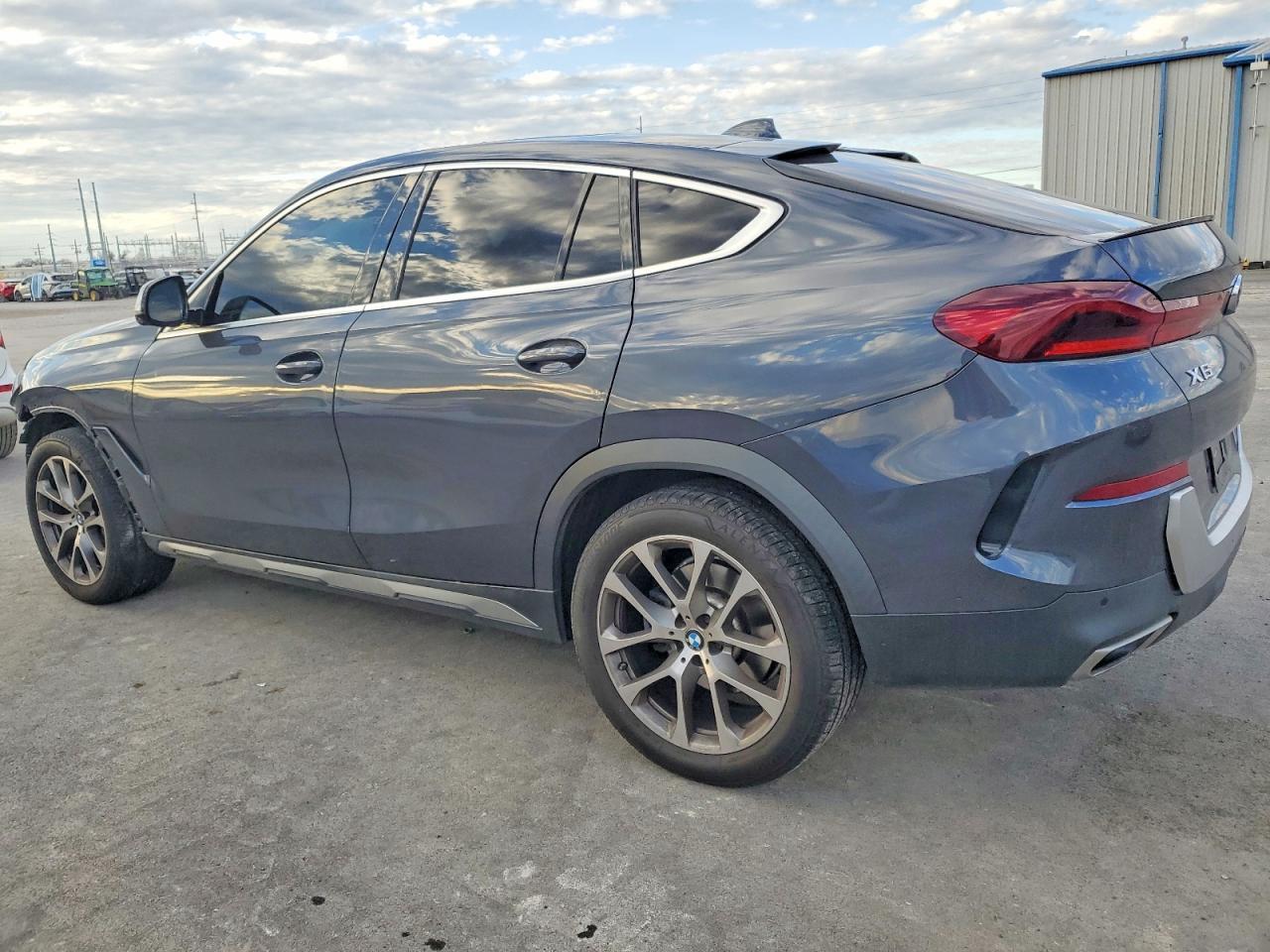 2021 BMW X6 Sdrive 40I - Фото 2