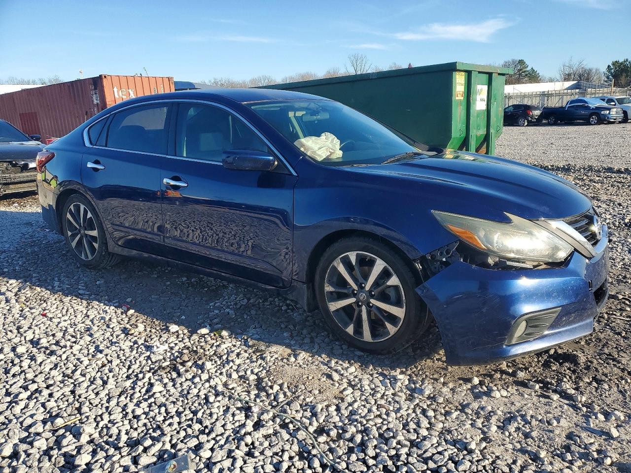 2017 Nissan Altima 2.5 - Image 4