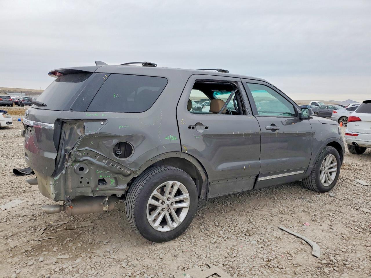 2016 Ford Explorer Xlt - Фото 3