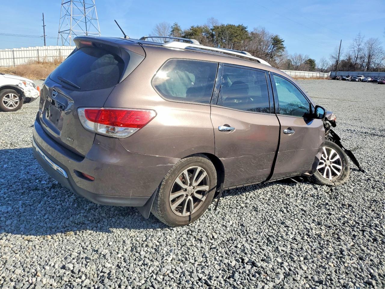 2015 Nissan Pathfinder S - Фото 3