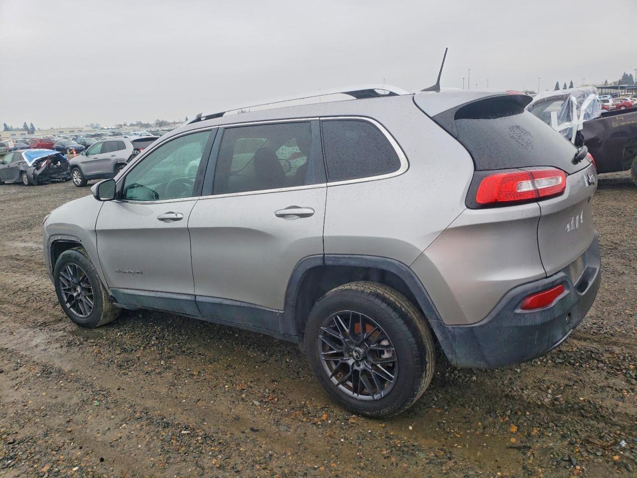 2018 Jeep Cherokee Latitude - Фото 2