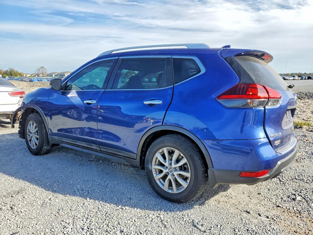 2018 Nissan Rogue S - Image 2