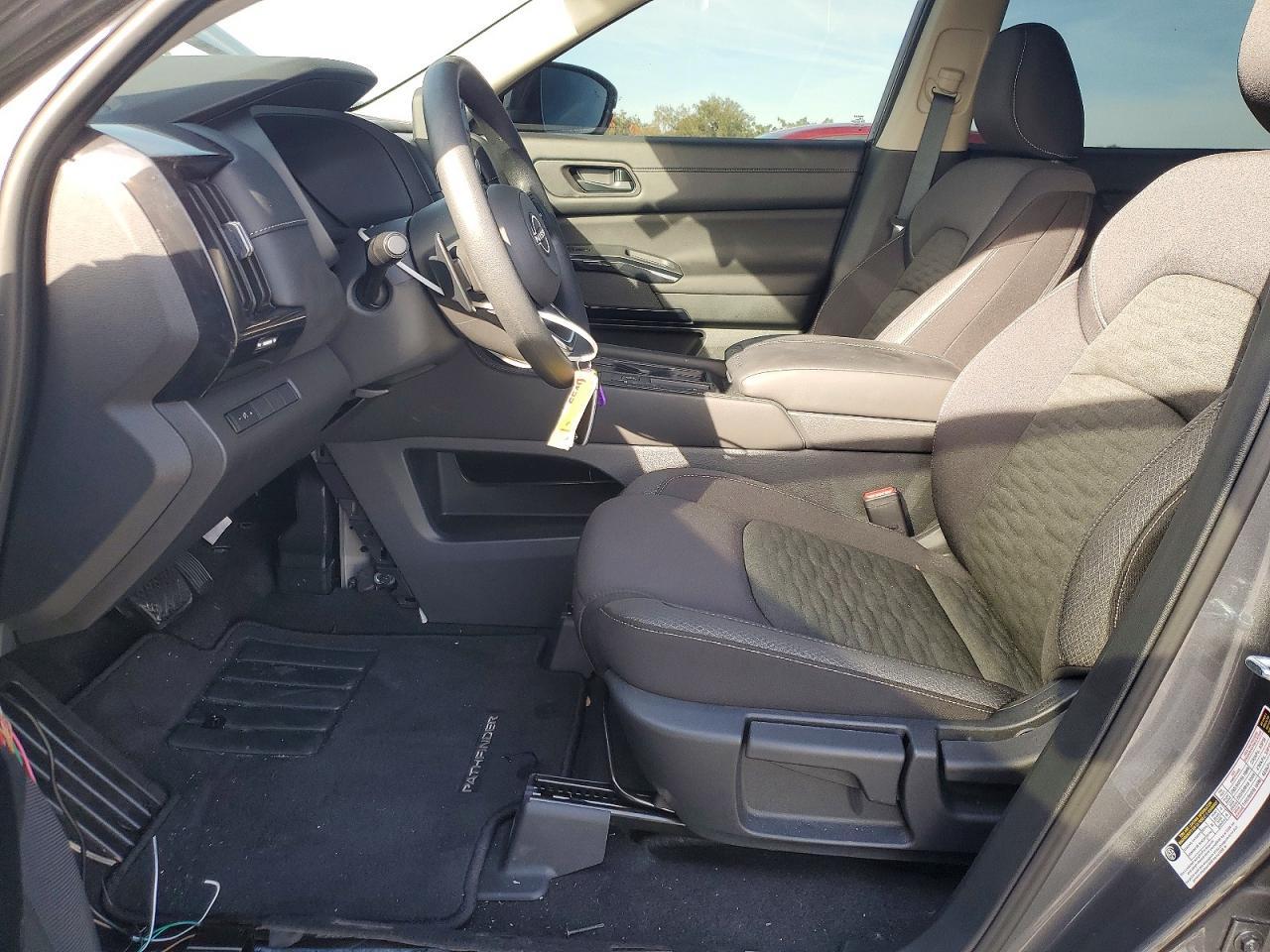 2025 Nissan Pathfinder S - Фото 7