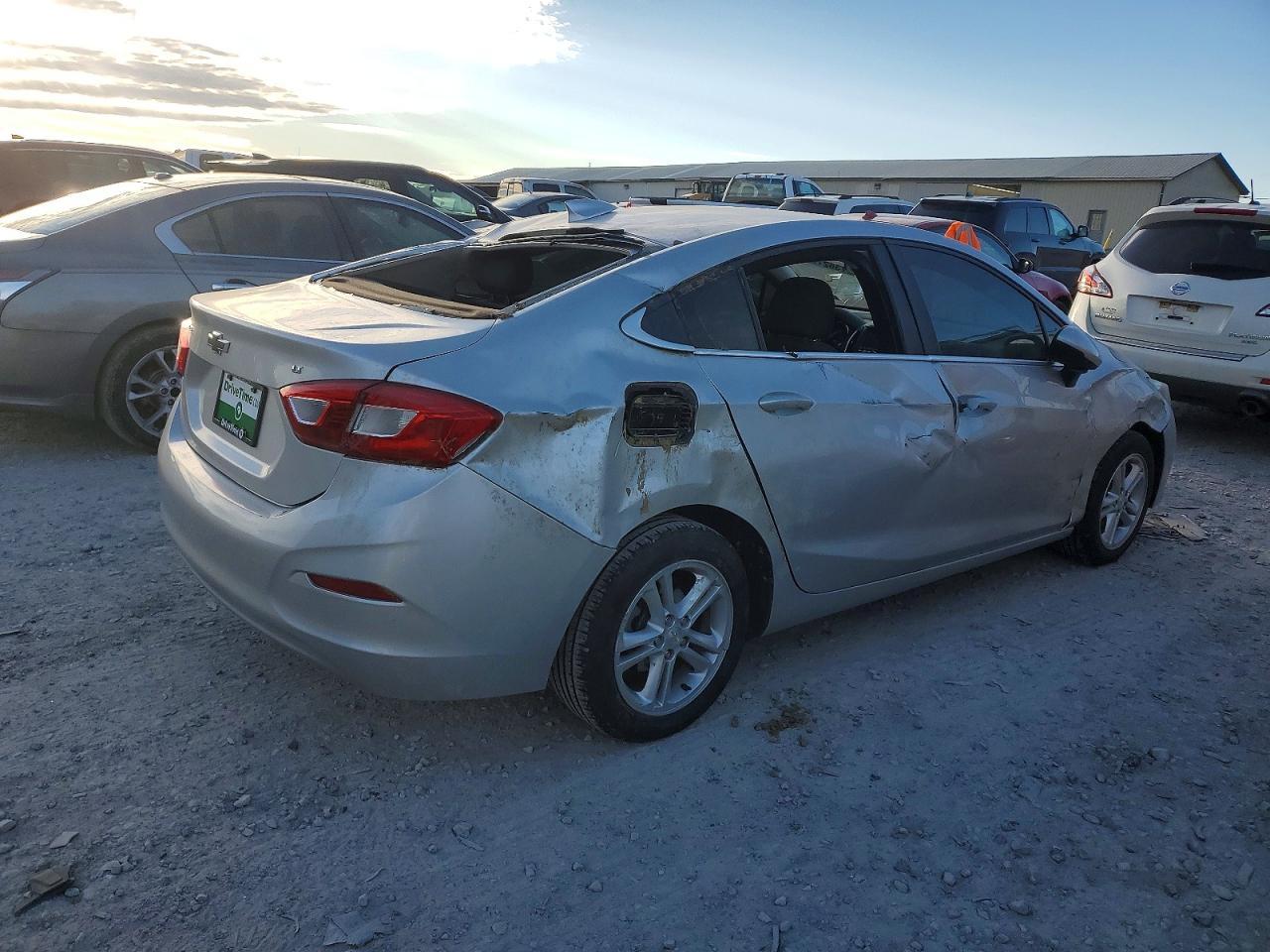 2018 Chevrolet Cruze Lt - Image 3