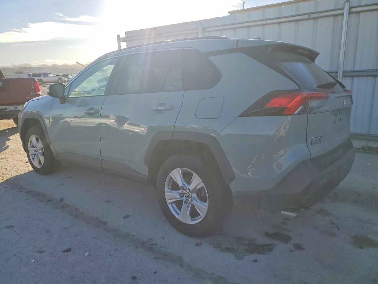 2021 Toyota Rav4 Xle - Image 2