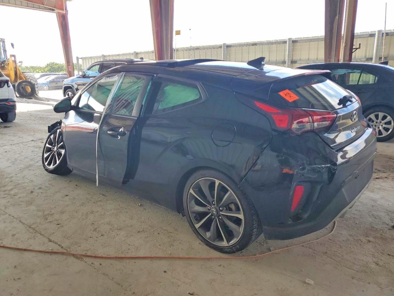 2020 Hyundai Veloster Base - Фото 2