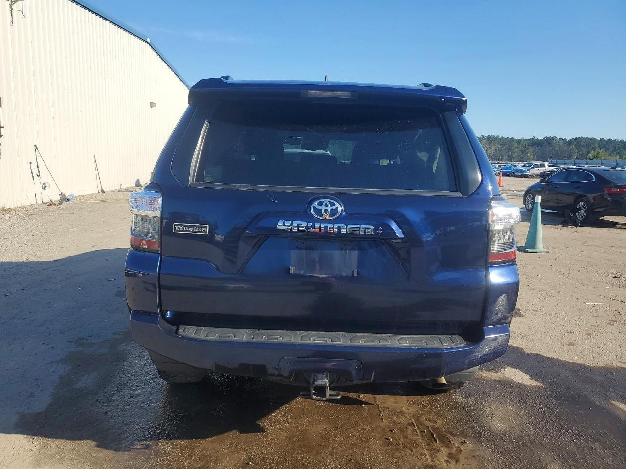 2020 Toyota 4Runner Sr5 - Image 6