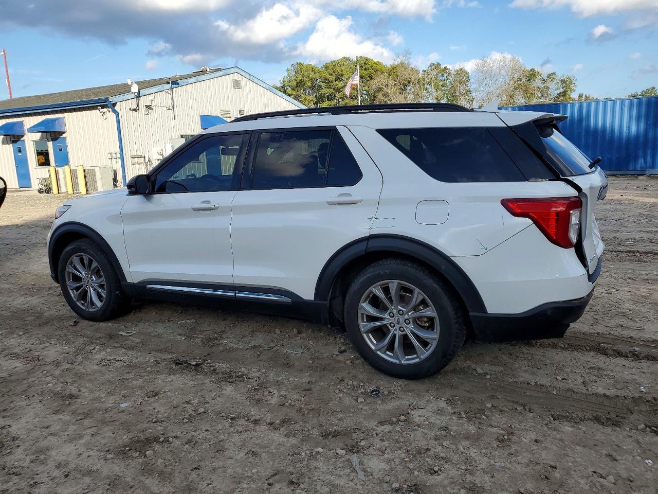2022 Ford Explorer Xlt - Фото 2