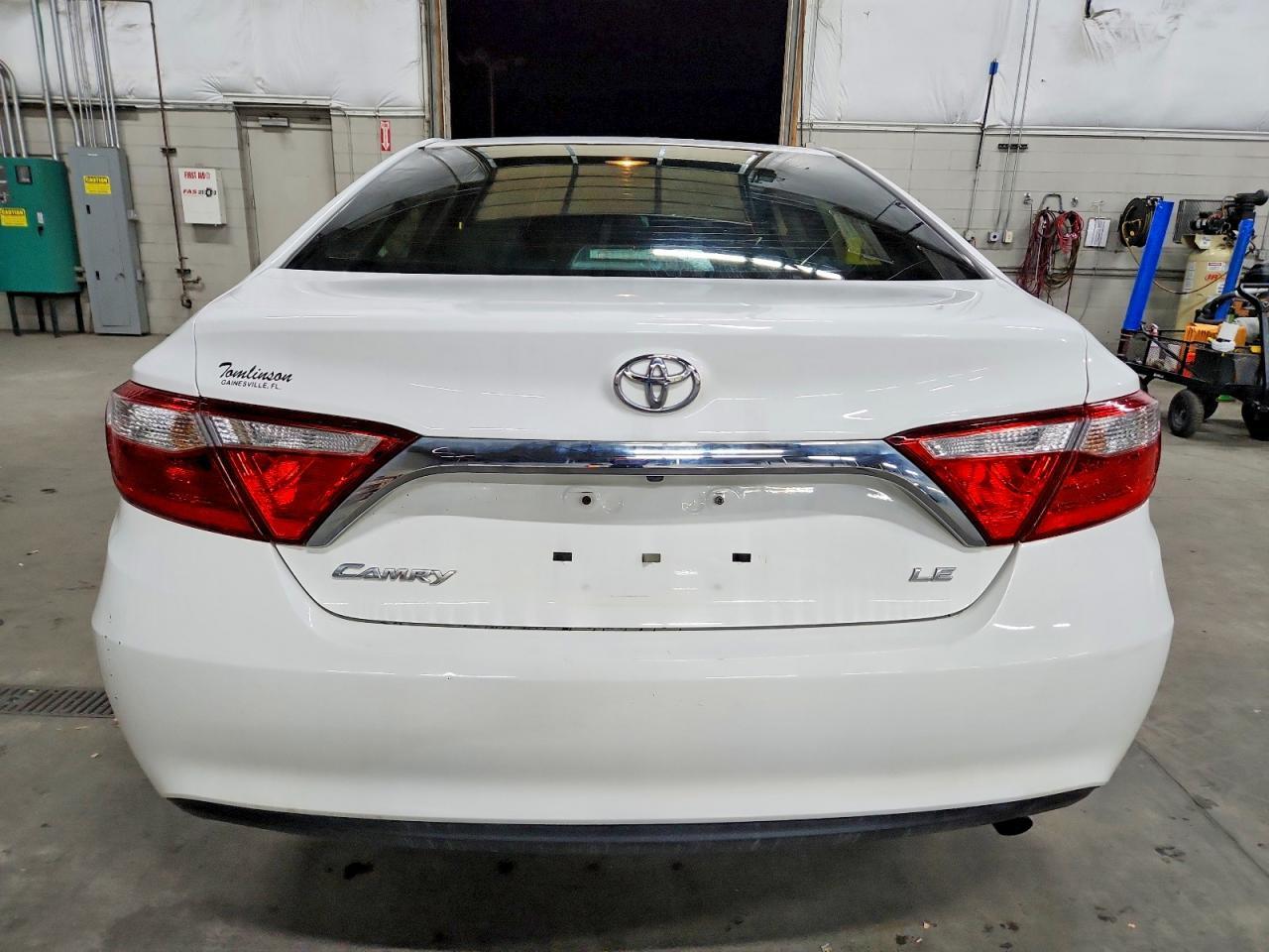 2015 Toyota Camry Le - Фото 6