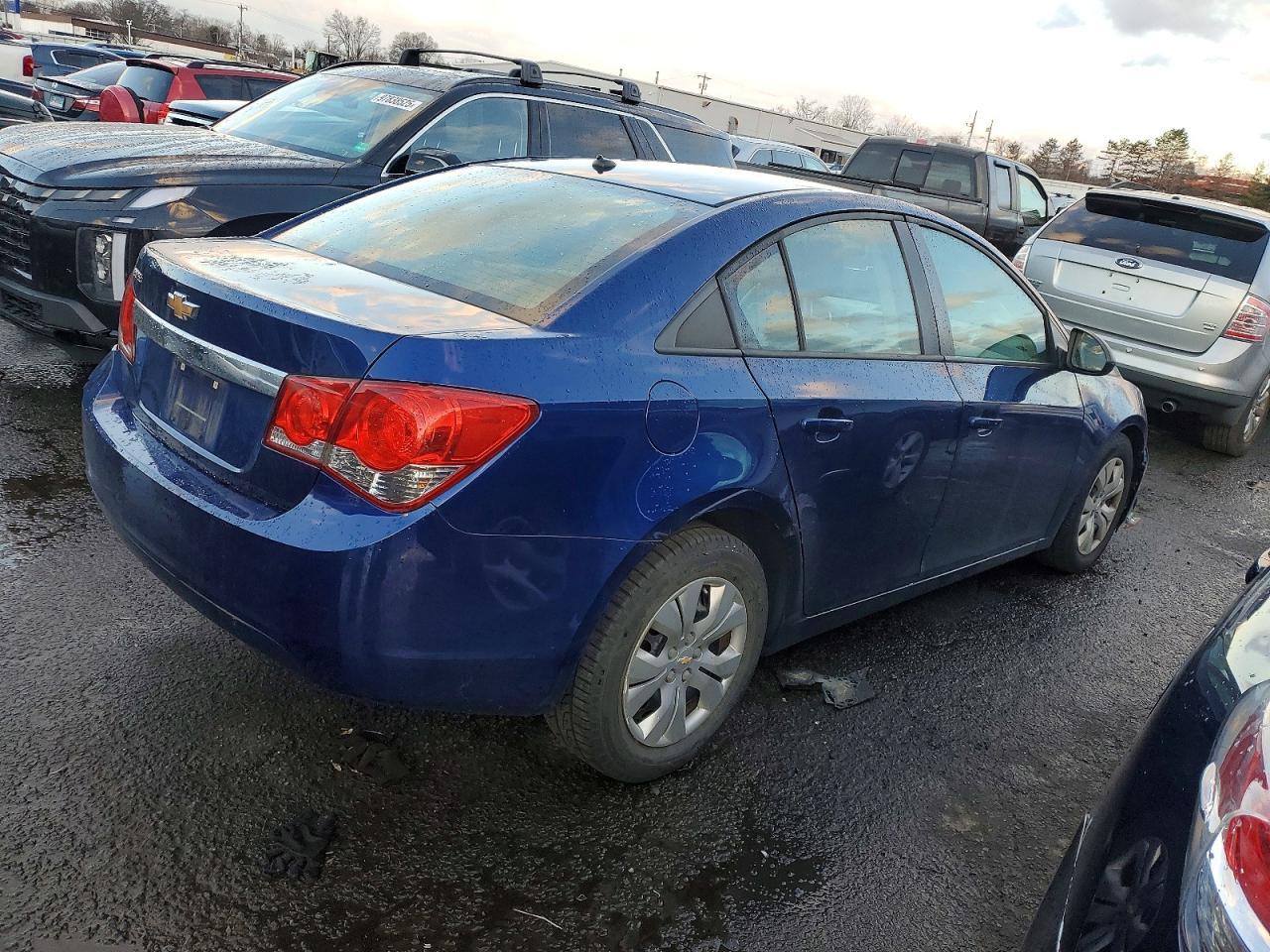 2013 Chevrolet Cruze Ls - Image 3