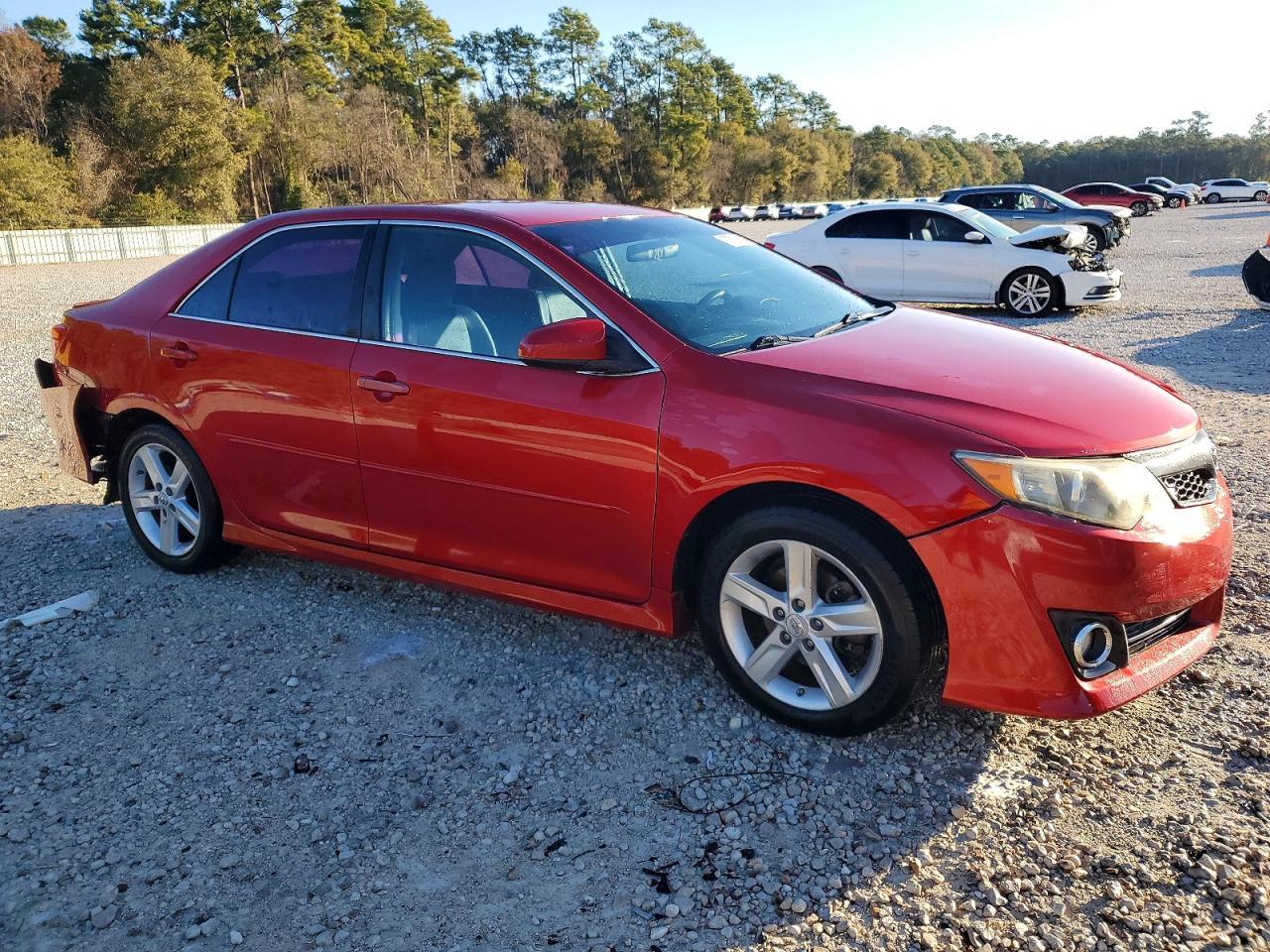 2013 Toyota Camry L - Фото 4