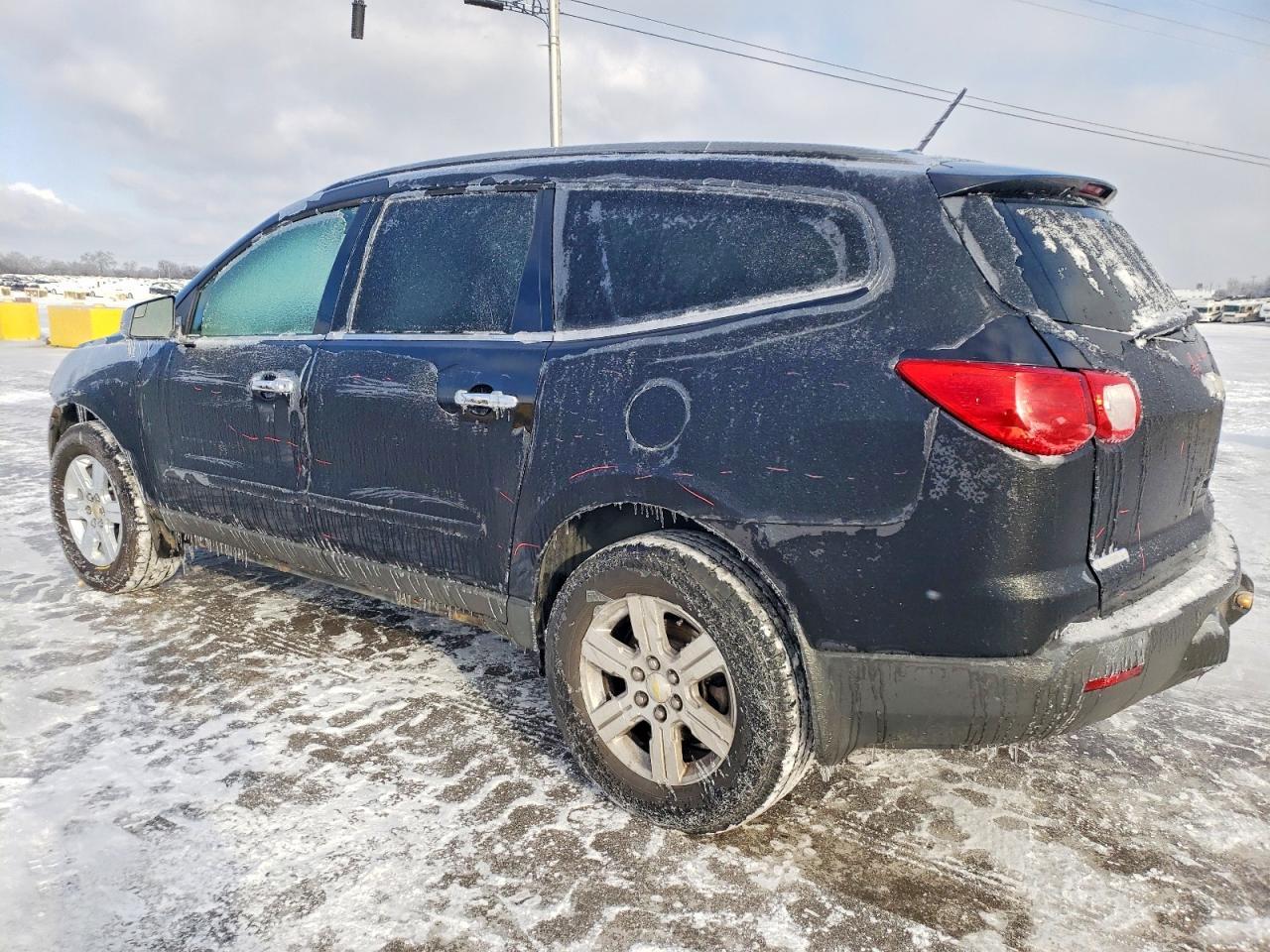 2011 Chevrolet Traverse Lt - Image 2