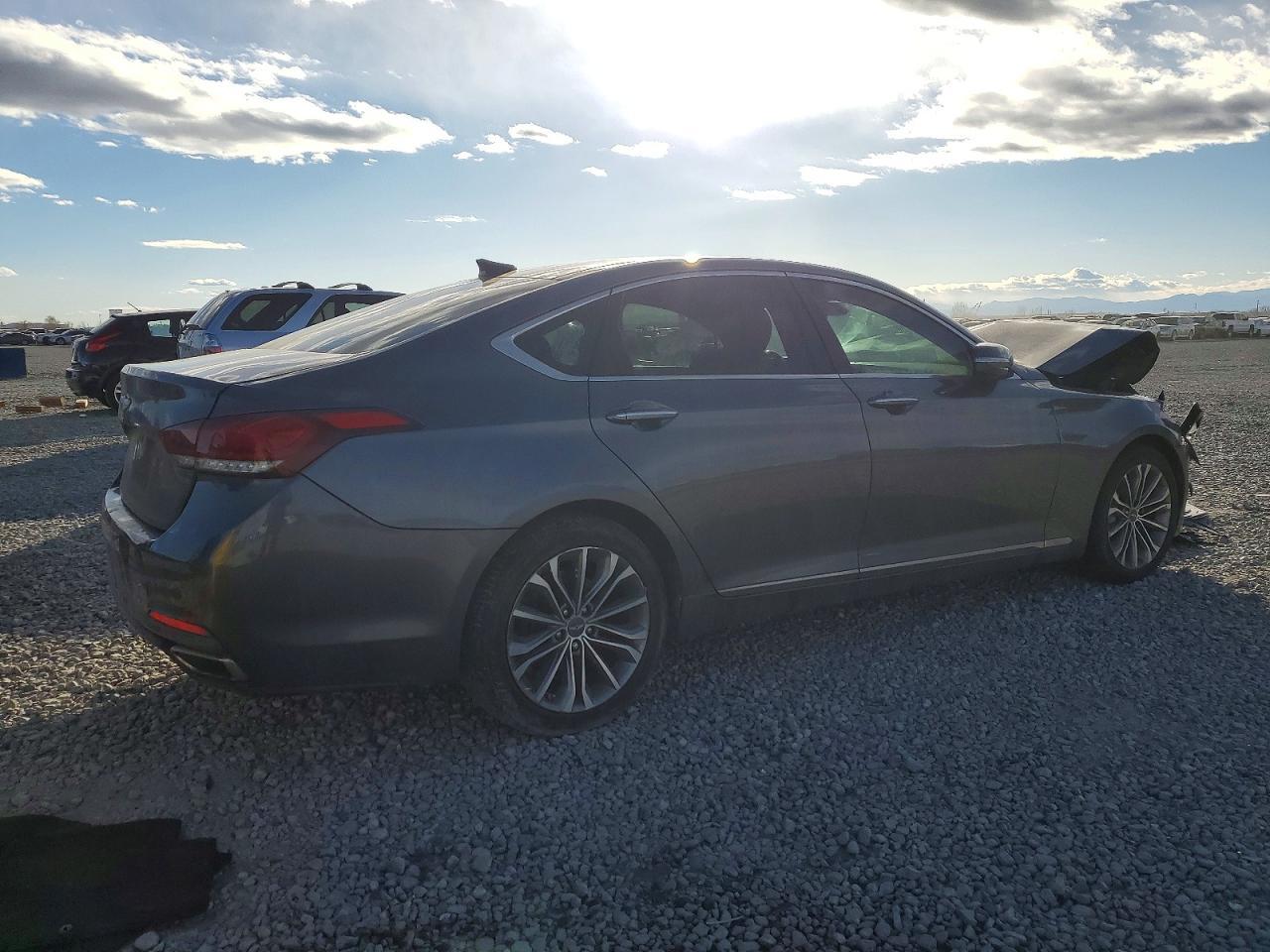 2015 Hyundai Genesis 3.8L - Image 3