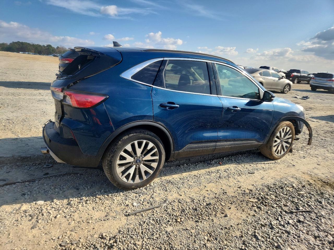 2020 Ford Escape Titanium - Image 3