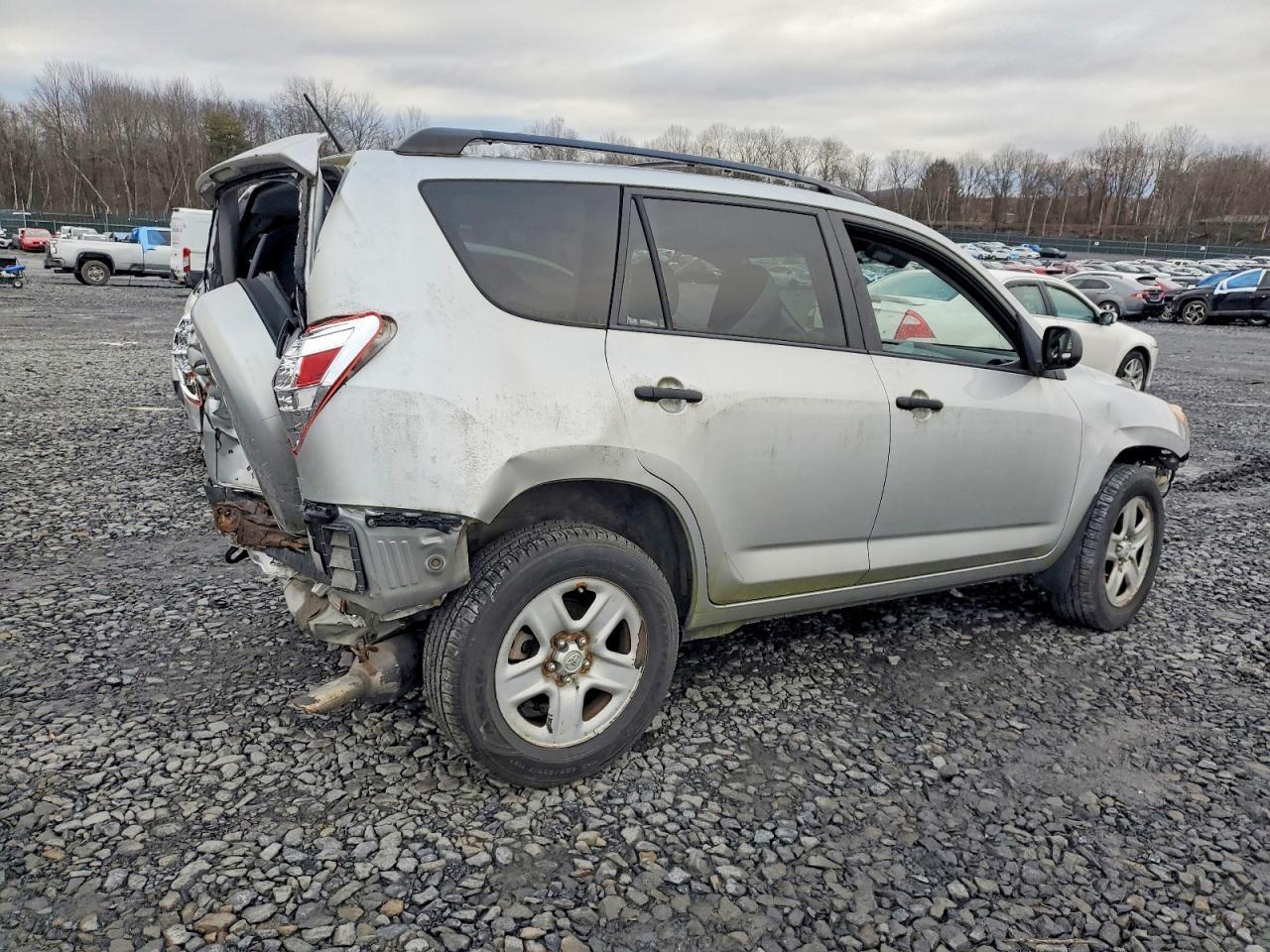 2011 Toyota Rav4 Base - Image 3