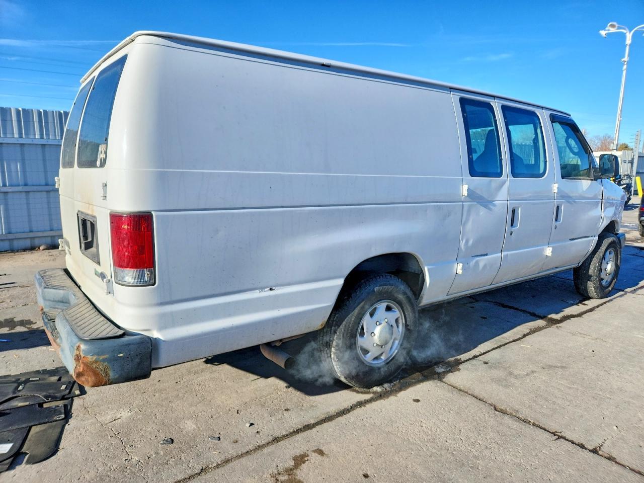 2011 Ford Econoline E250 Van - Image 3