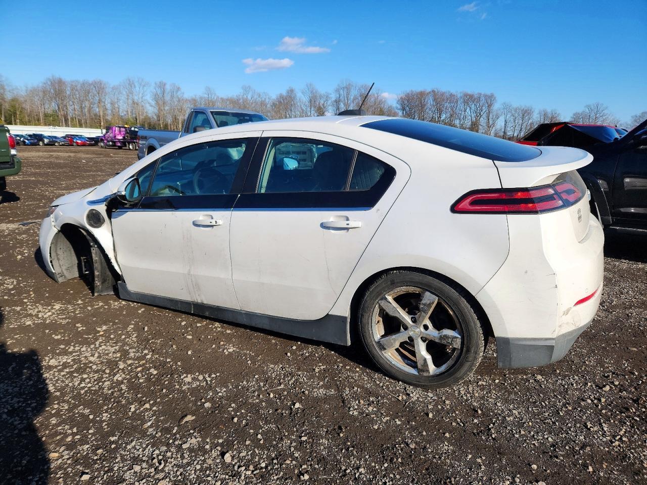 2015 Chev Volt - Фото 2