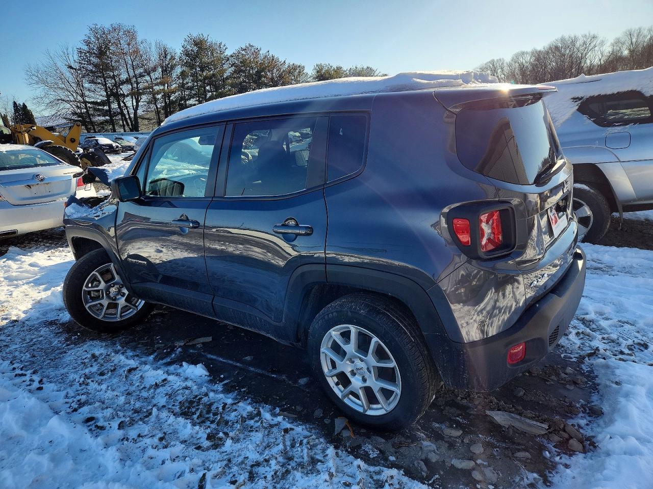 2023 Jeep Renegade Latitude - Image 2