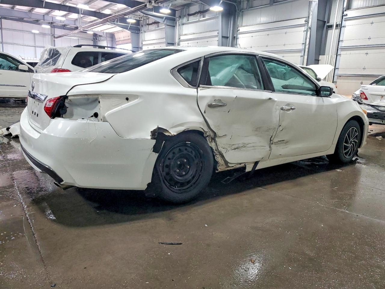 2016 Nissan Altima 2.5 - Фото 3