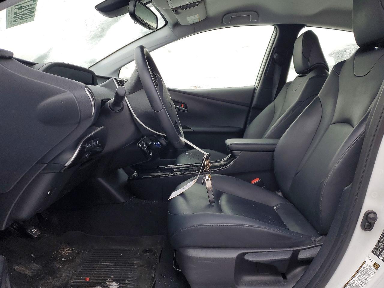 2022 Toyota Prius - Image 7