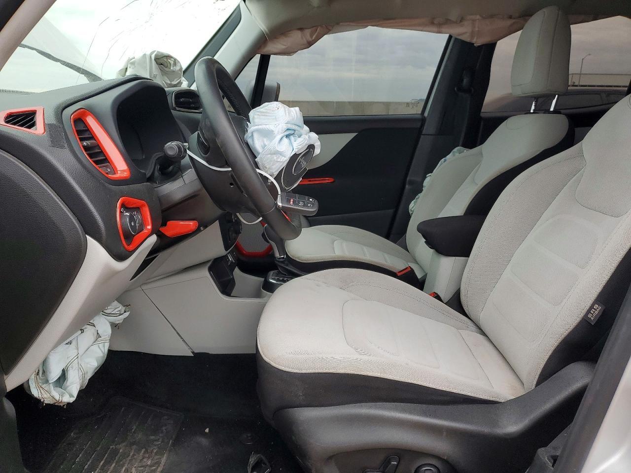 2018 Jeep Renegade Latitude - Image 7