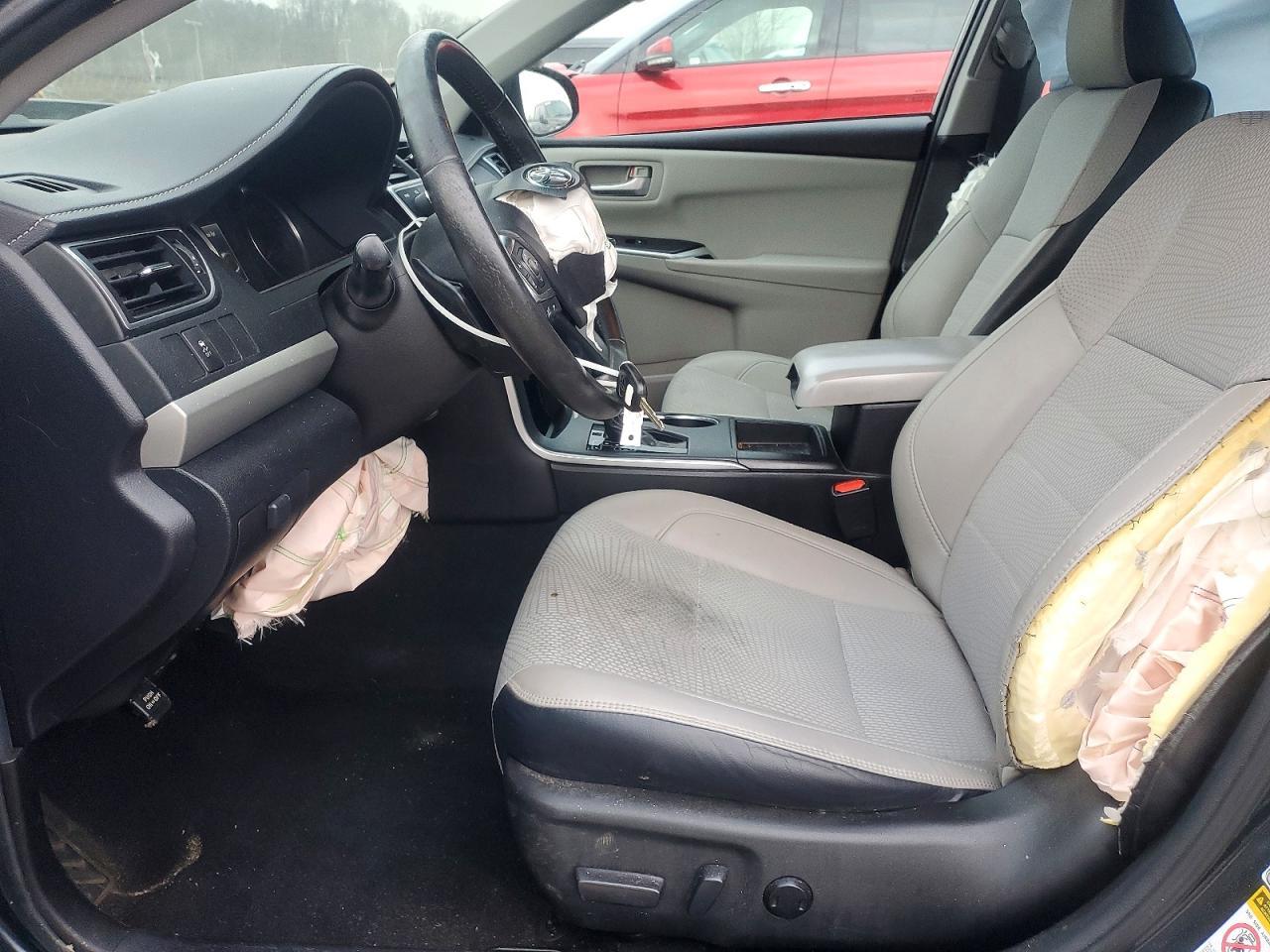 2016 Toyota Camry Le - Image 7