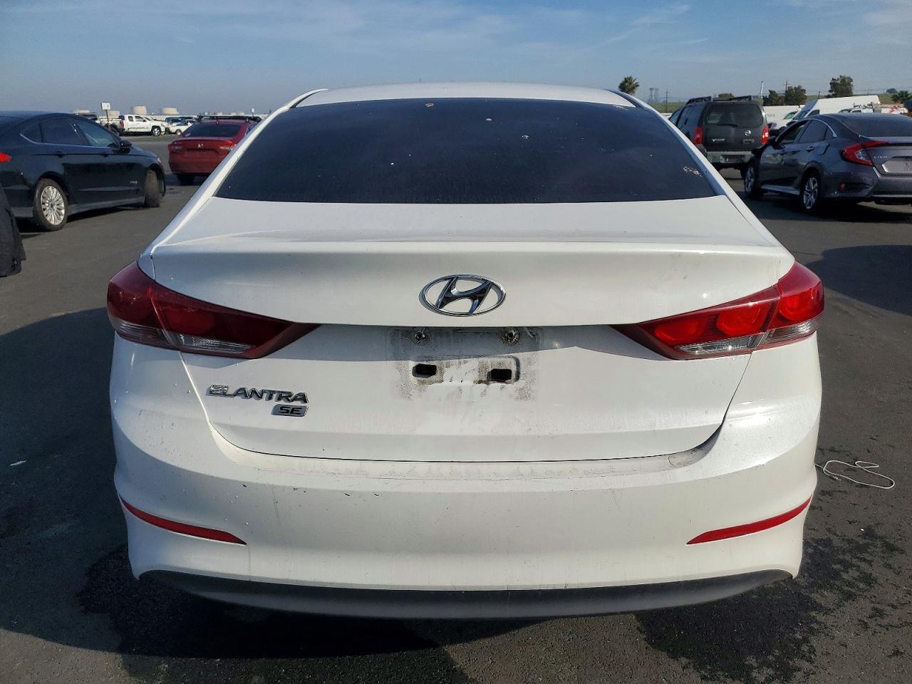 2018 Hyundai Elantra Se - Фото 6