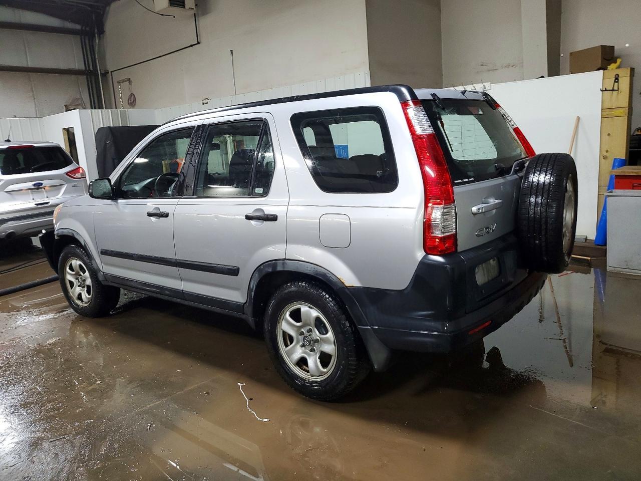 2005 Honda Cr-V Lx - Image 2