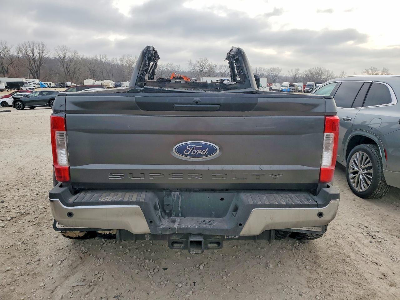 2018 Ford F350 Super Duty - Фото 6