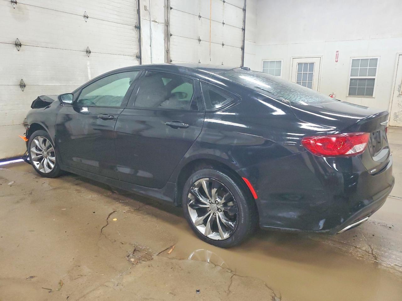 2016 Chrysler 200 S - Фото 2