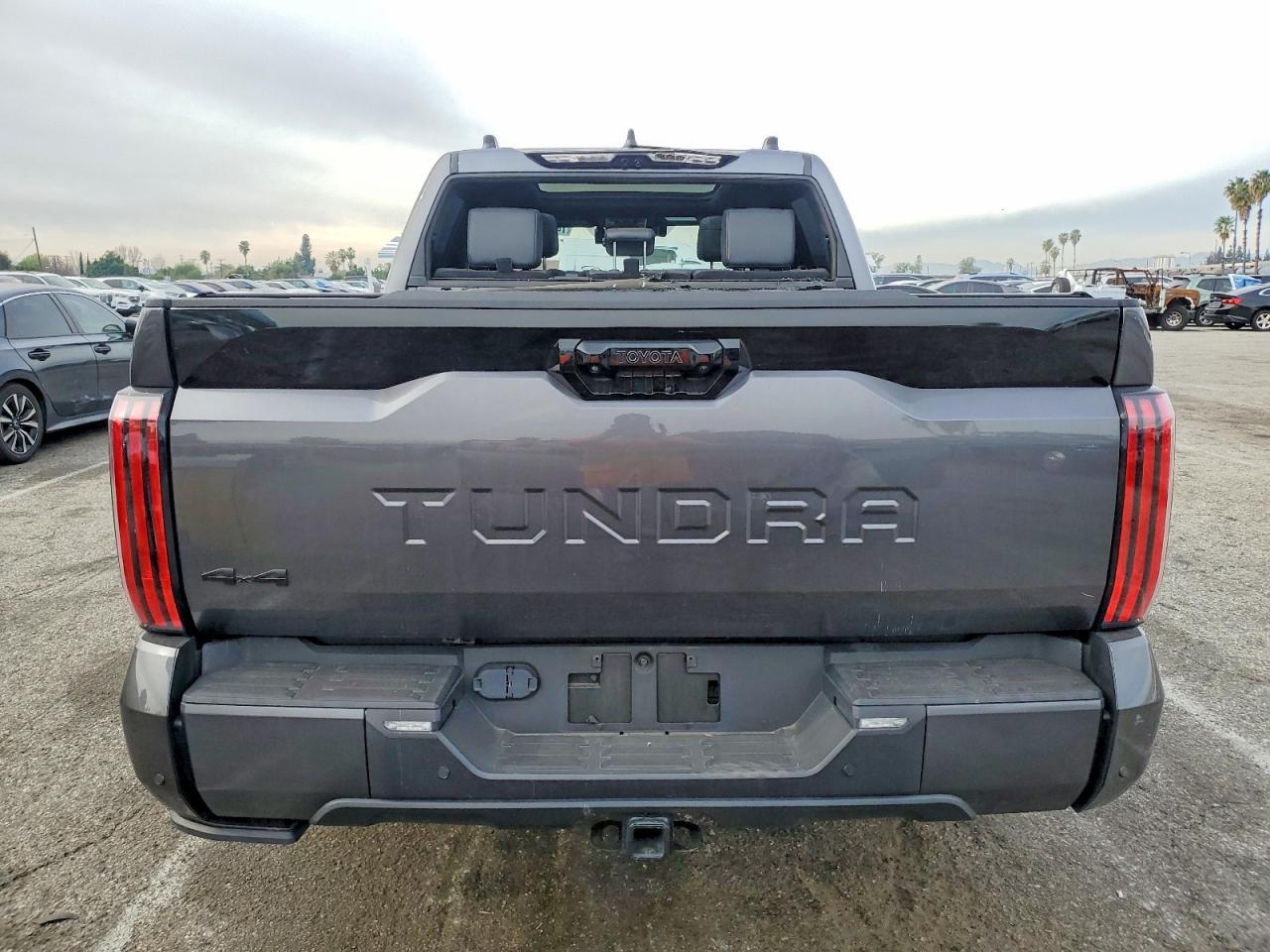 2024 Toyota Tundra Crewmax Platinum - Image 6