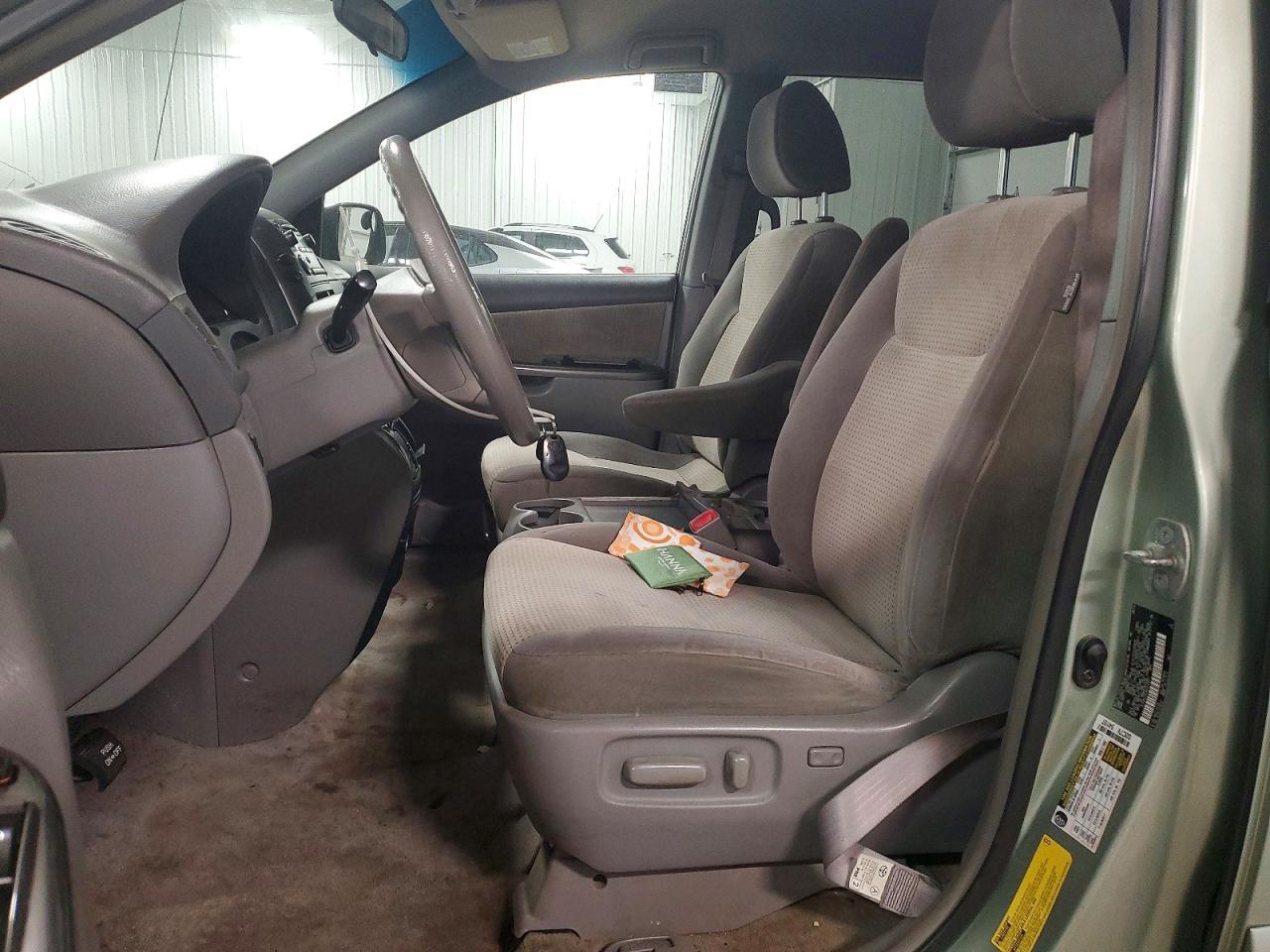 2009 Toyota Sienna Ce - Фото 7