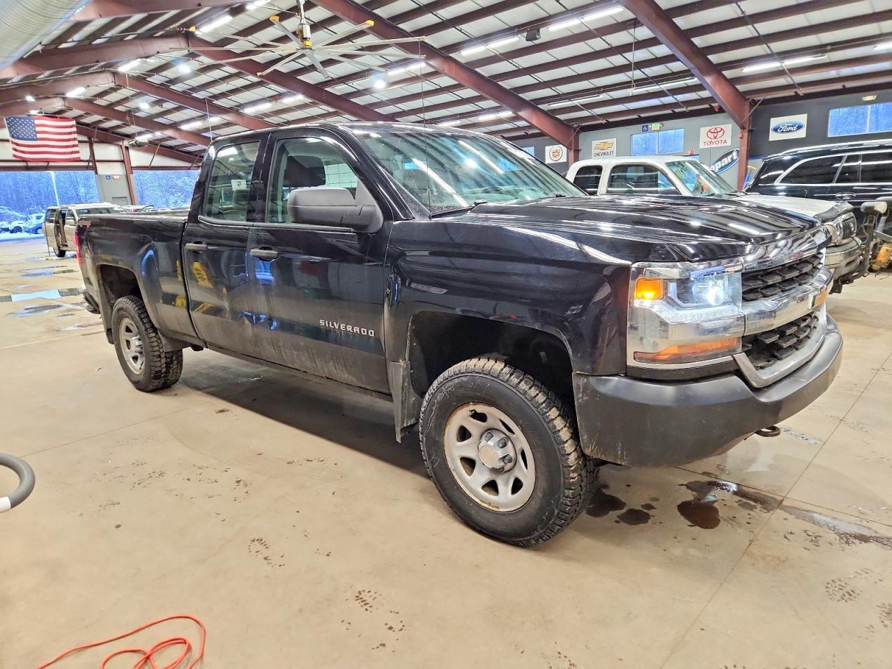 2017 Chevrolet Silverado K1500 - Image 4