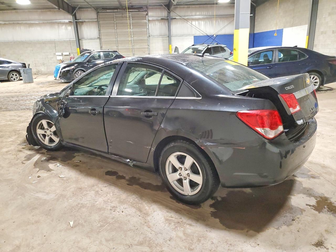 2014 Chevrolet Cruze Lt - Image 2